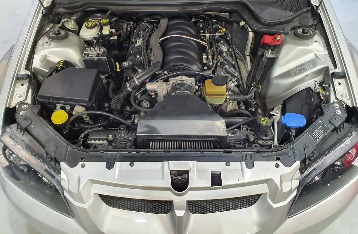 Engine bay of a VE HSV with a Sam's Performance built 6.0 litre LS2 and SP camshaft